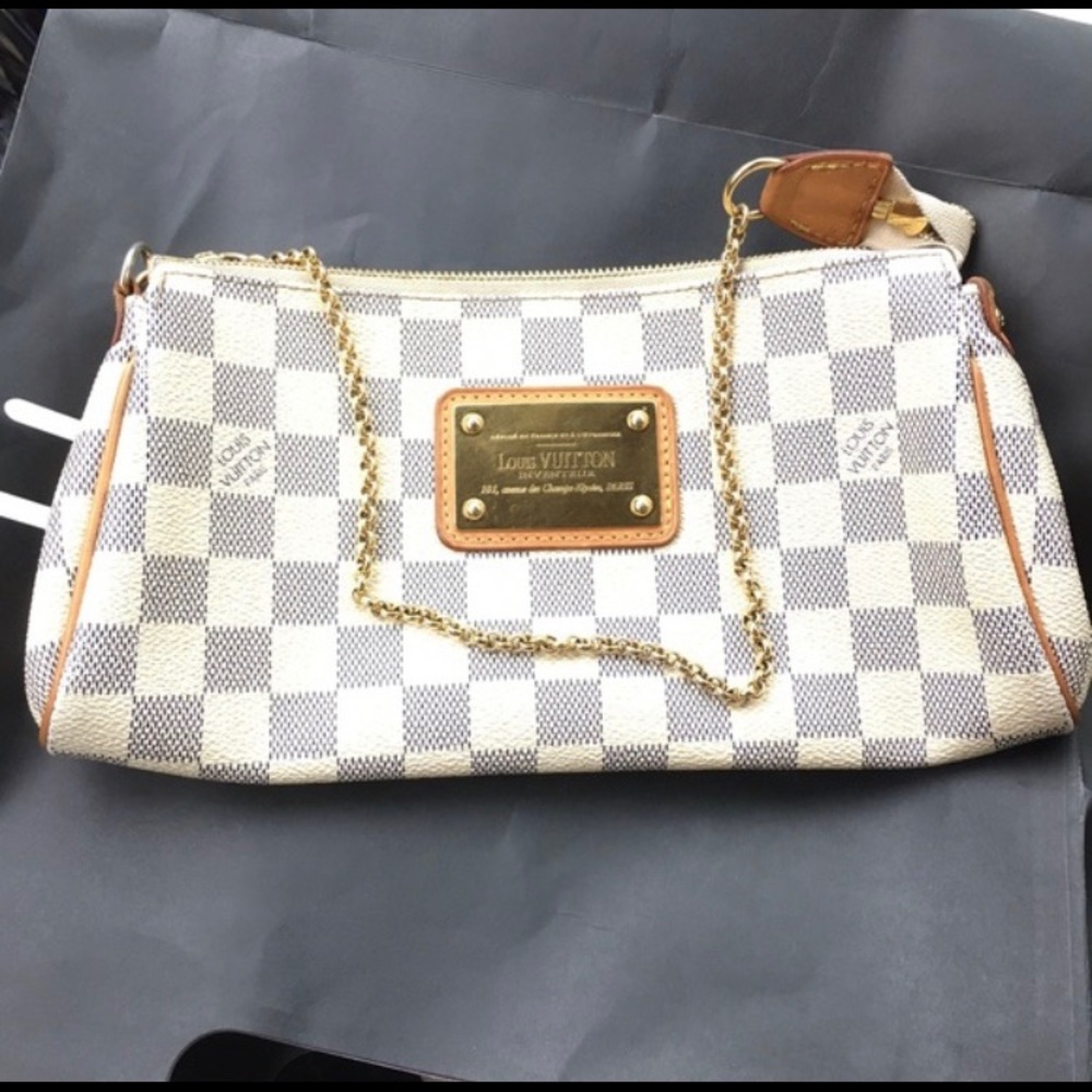 Louis Vuitton Eva clutch